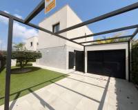 Resale - Villa - Los Montesinos - La Herrada