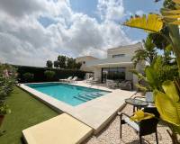 Resale - Villa - Los Montesinos - La Herrada